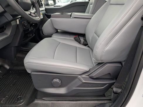 New 2026 Ford F250 XL w/ XL Chrome Package image 8