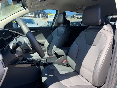 Used 2024 Kia Niro Wind FWD image 18