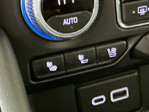 Used 2023 GMC Yukon XL SLT w/ SLT Luxury Package image 21