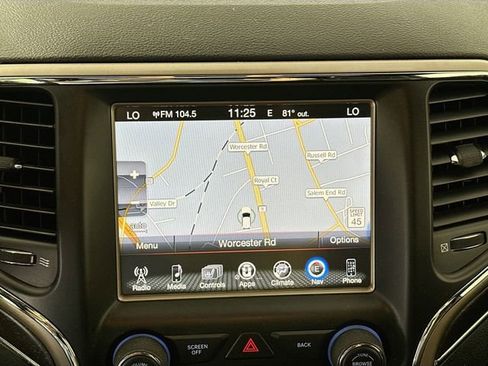 Used 2016 Jeep Grand Cherokee Limited AWD/4WD image 12