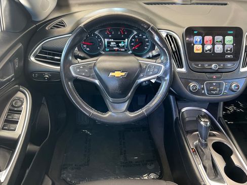 Used 2018 Chevrolet Malibu LT FWD image 15