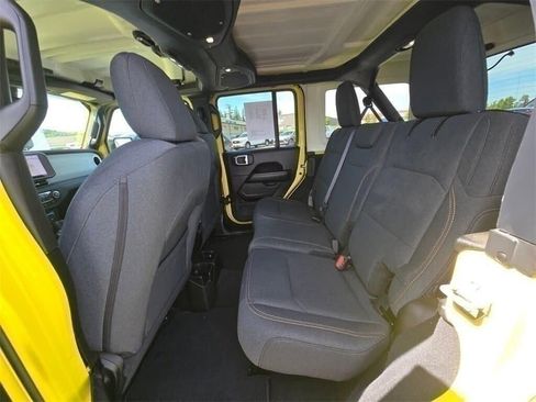 Used 2024 Jeep Wrangler Unlimited Sahara AWD/4WD image 12