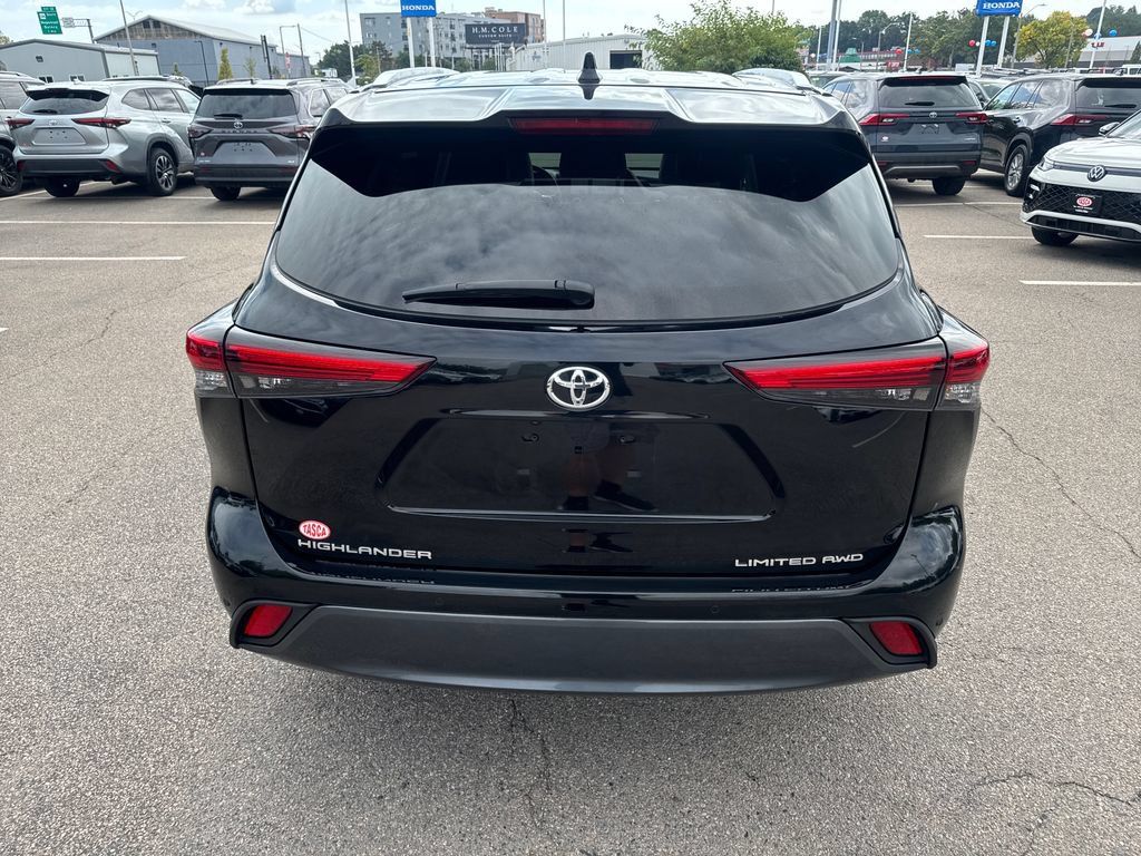 Used 2023 Toyota Highlander Limited AWD/4WD image 6