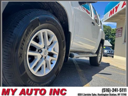 Used 2015 Nissan Xterra 4WD image 10