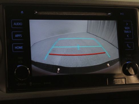 Used 2016 Toyota Tacoma TRD Sport image 13