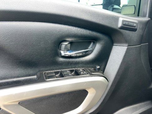 Used 2019 Nissan Titan PRO-4X w/ Pro-4x Convenience Package image 34