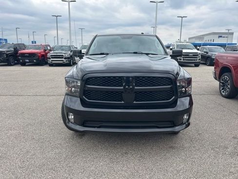Used 2017 RAM 1500 Express w/ Black Ram 1500 Express Group AWD/4WD image 2