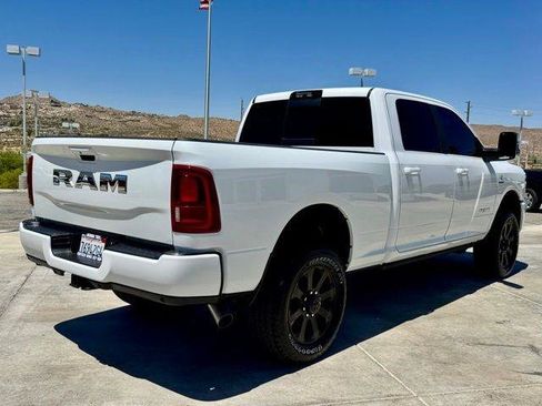 Used 2025 RAM 2500 Laramie AWD/4WD image 36