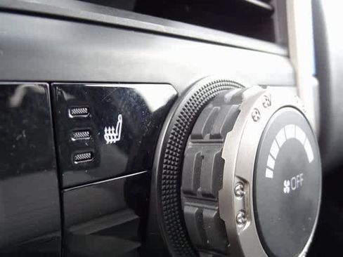 Used 2024 Toyota Tacoma TRD Sport w/ TRD Sport Upgrade Package image 19