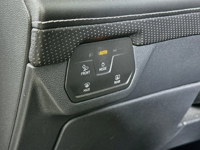Certified 2024 Volkswagen Atlas SEL AWD/4WD image 11