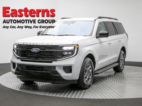 Used 2025 Ford Expedition Active AWD/4WD image 1