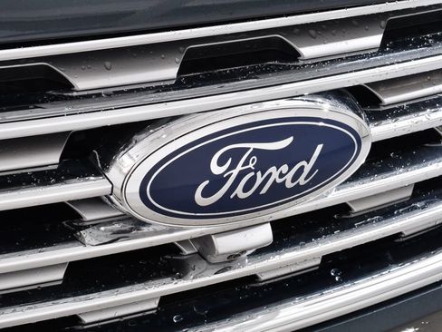 Used 2024 Ford Edge Titanium w/ Equipment Group 301A AWD/4WD image 21
