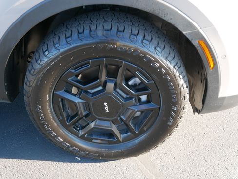 Used 2024 Kia Sorento SX Prestige image 15