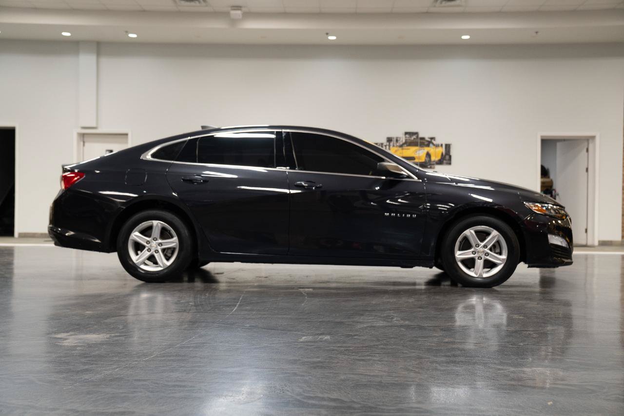 Used 2022 Chevrolet Malibu LS FWD image 9