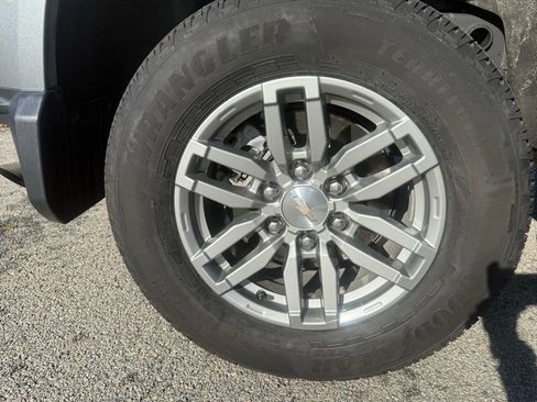 Used 2024 Chevrolet Colorado LT w/ LT Convenience Package III image 35