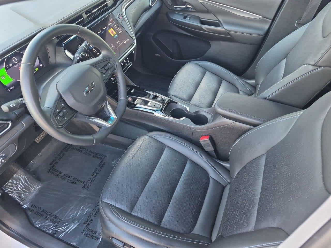 Used 2023 Chevrolet Bolt LT w/ Infotainment Package FWD image 2