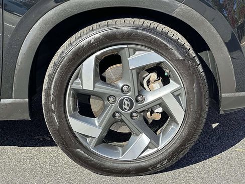 Used 2023 Hyundai Venue SEL w/ Cargo Package image 9