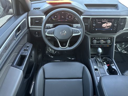 Used 2023 Volkswagen Atlas Cross Sport SE w/ Panoramic Sunroof Package FWD image 14