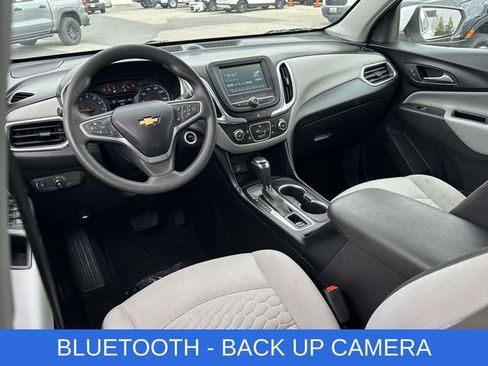 Used 2018 Chevrolet Equinox LT image 2