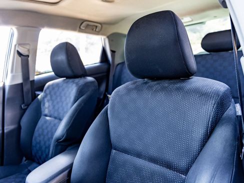 Used 2010 Toyota Matrix S w/ All Weather Guard Pkg FWD image 14