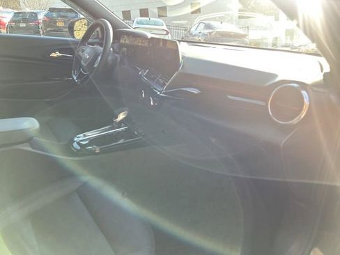 Certified 2024 Chevrolet Trax RS w/ Driver Confidence Package image 8