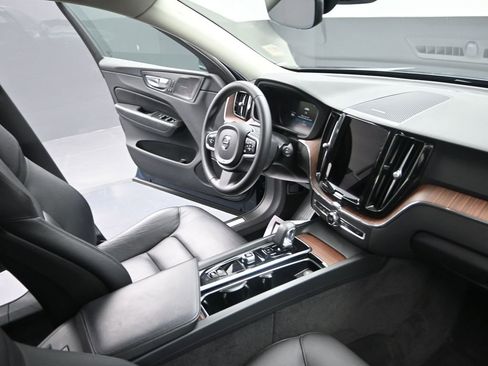 Used 2023 Volvo XC60 B5 Plus w/ Climate Package image 17