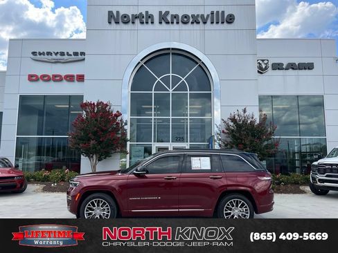 Used 2025 Jeep Grand Cherokee Summit AWD/4WD image 2