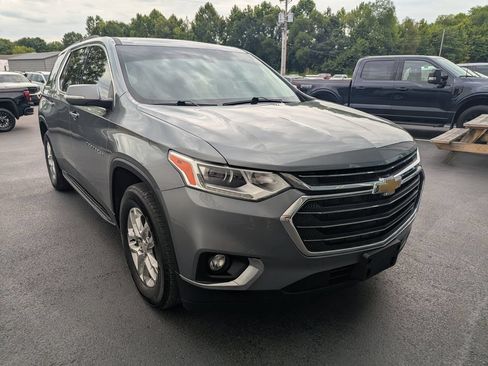 Used 2021 Chevrolet Traverse LT w/ LPO, 'HIT The Road' Package AWD/4WD image 7