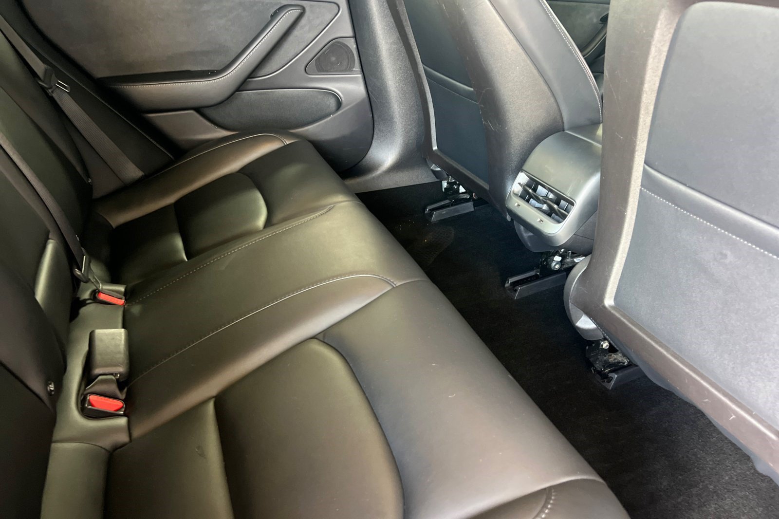 Used 2018 Tesla Model 3 Long Range RWD image 30