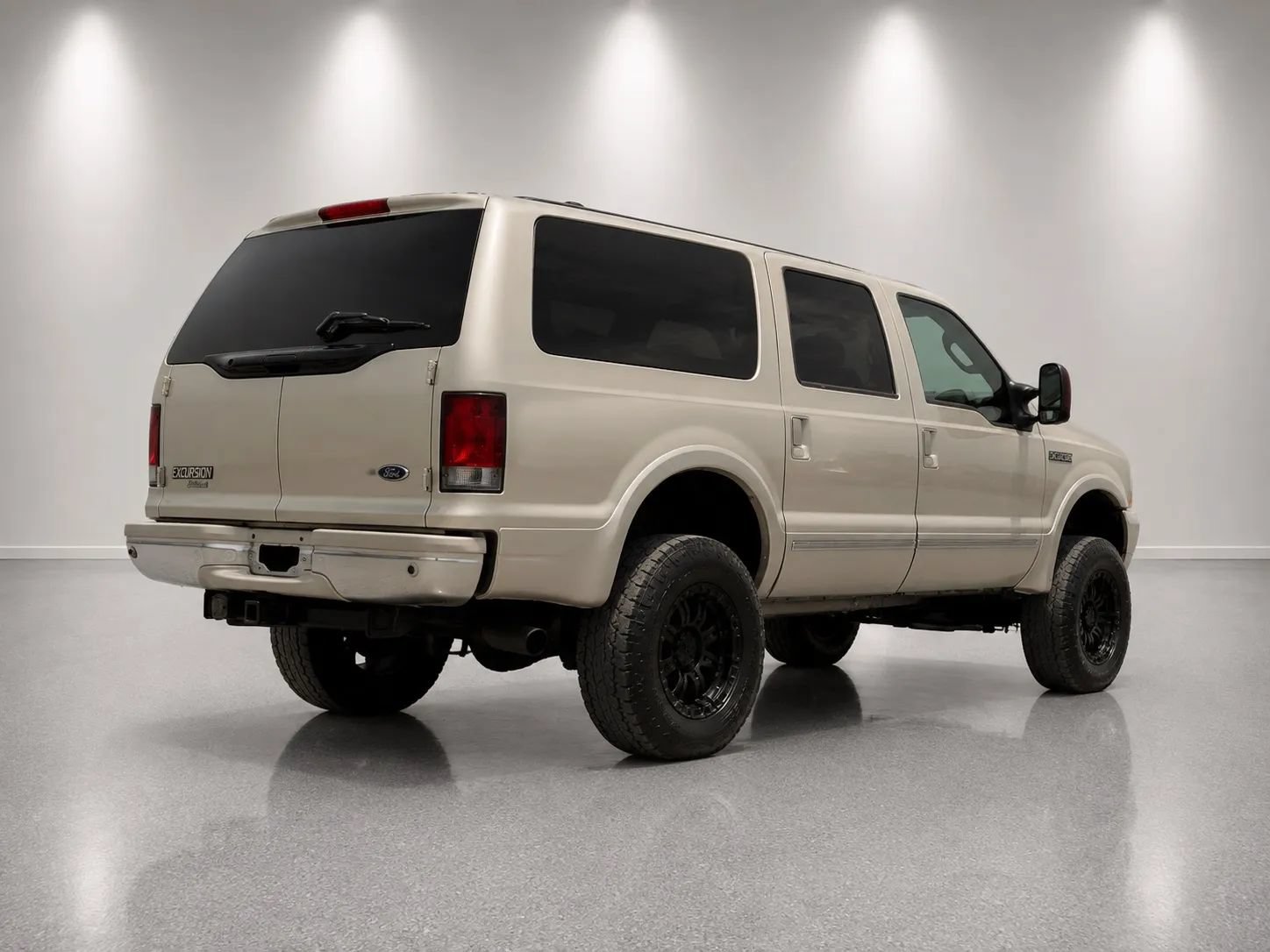 Used 2004 Ford Excursion Limited AWD/4WD image 3