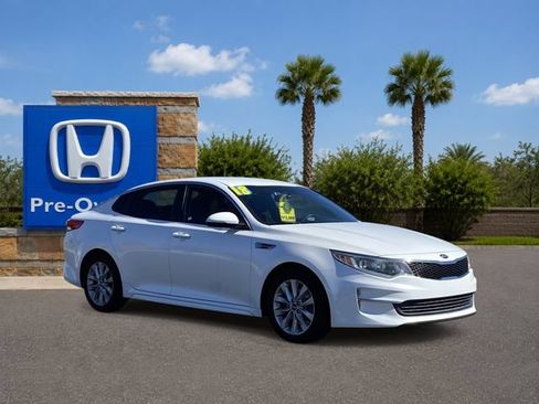 Used 2018 Kia Optima LX w/ 17" Alloy Wheels Package FWD image 6