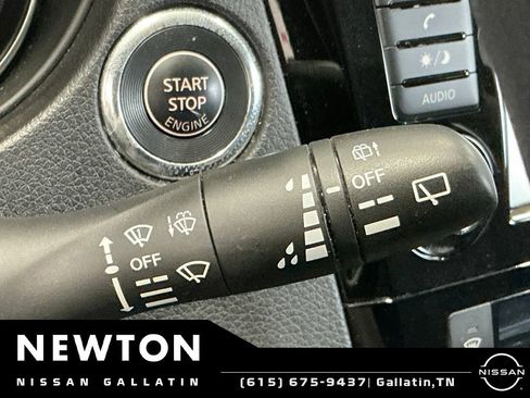 Used 2020 Nissan Rogue Sport SV FWD image 29