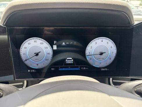 Used 2025 Hyundai Elantra SEL FWD image 41