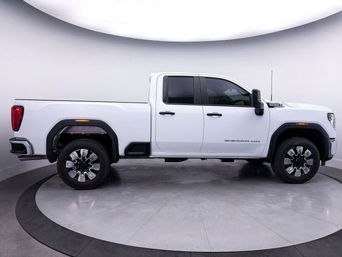 Used 2025 GMC Sierra 2500 Pro RWD image 32