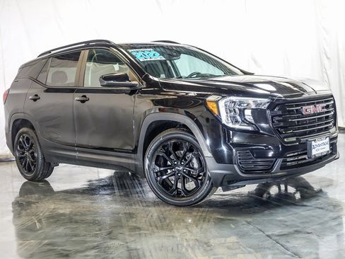Certified 2022 GMC Terrain SLE w/ Driver Convenience Package image 2