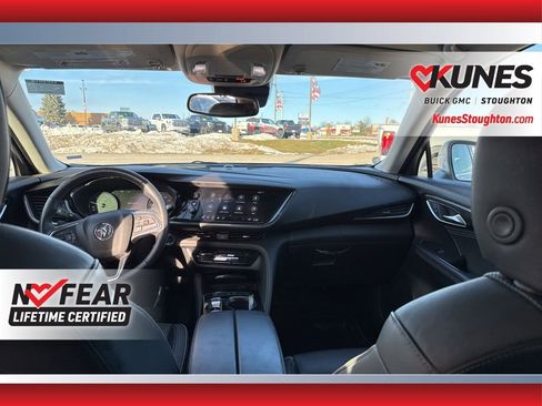 Used 2023 Buick Envision Essence image 36