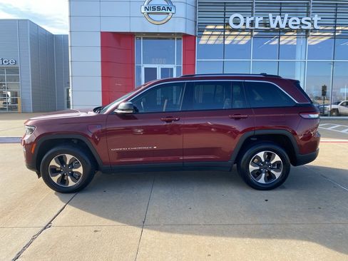 Used 2022 Jeep Grand Cherokee Limited 4xe image 2