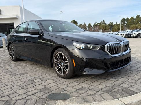 Certified 2025 BMW 540i xDrive w/ M Sport Package image 8