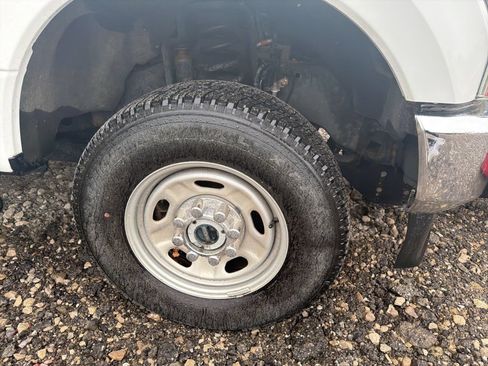 Used 2018 Ford F150 XL w/ Equipment Group 101A Mid RWD image 12