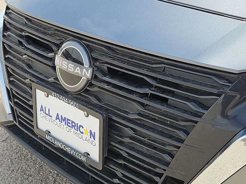 Used 2024 Nissan Altima 2.5 SV FWD image 13