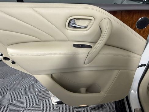 Used 2016 INFINITI QX80 2WD w/ Deluxe Technology Package image 37