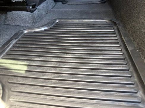 Used 2025 Chevrolet Trax LT image 23