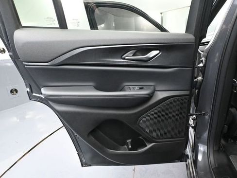 Used 2024 Jeep Grand Cherokee Altitude image 37