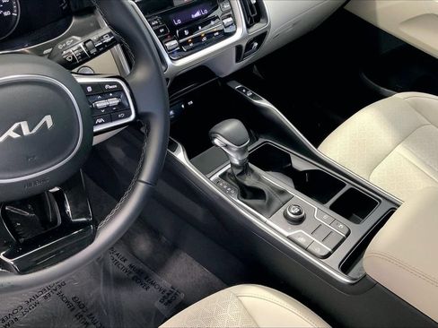 Used 2023 Kia Sorento S w/ Panoramic Sunroof Package FWD image 17