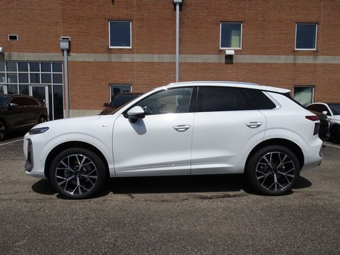 New 2026 Audi Q3 quattro 2.0T AWD/4WD image 2