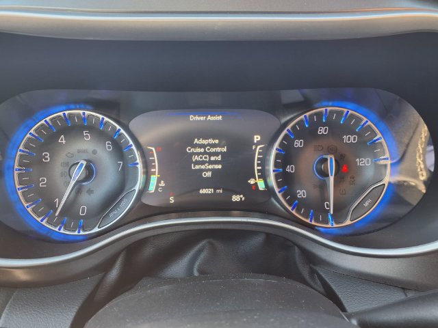 Used 2024 Chrysler Pacifica Touring-L FWD image 15