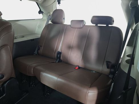 Used 2017 Toyota Sienna Limited Premium w/ Protection Package image 17
