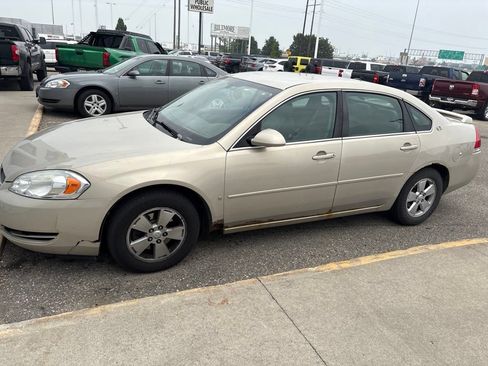 Used 2008 Chevrolet Impala LT w/ Luxury Edition Package FWD image 4