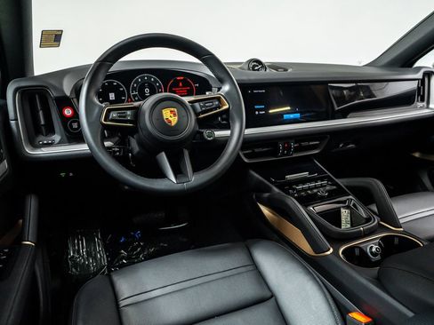 Certified 2026 Porsche Cayenne Coupe AWD/4WD image 4