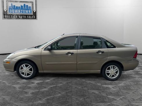 Used 2004 Ford Focus SE FWD image 9
